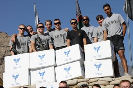soldiers-with-boxes